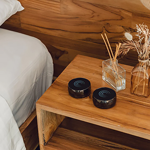 Portable sound bath speakers for relaxation and sleep